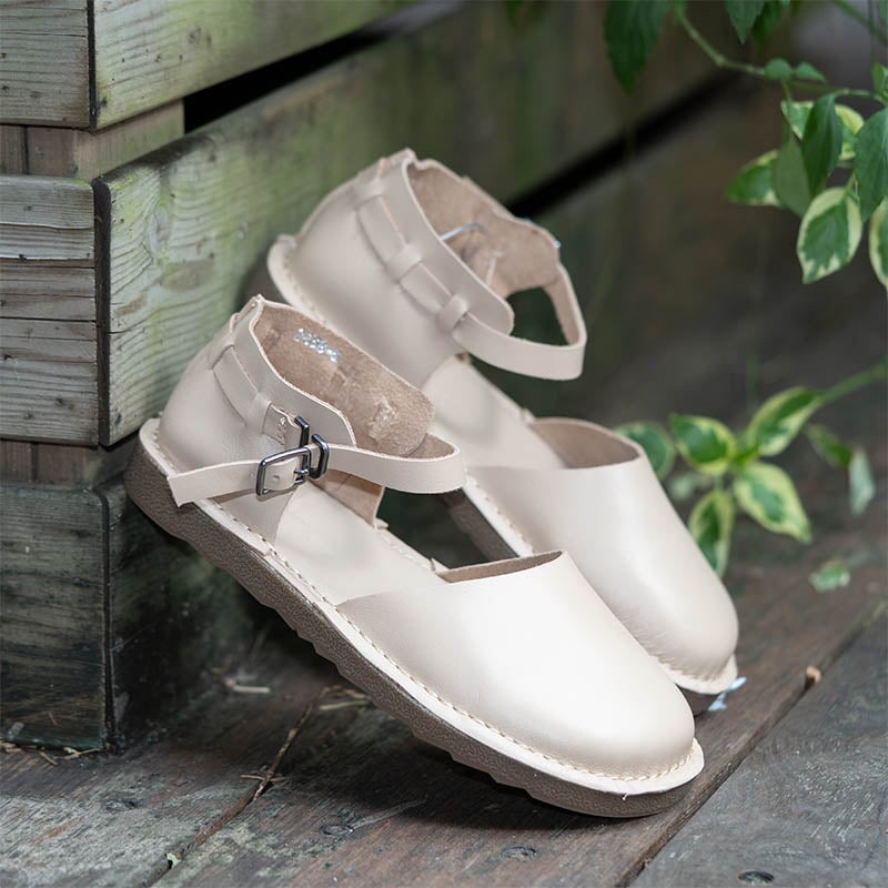 Women's Vintage Flat Mary Jane Shoes Leather Casual Buckle Sandals in Coffee/Apricot/Khaki